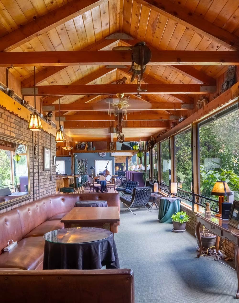 Pinecone inn picture of the inside of the building