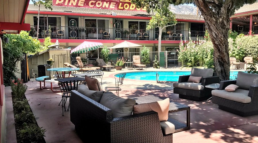 piazza-s-pine-cone-inn