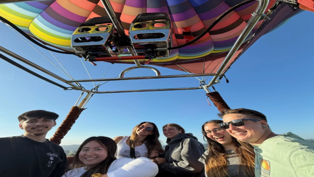 Hot air balloon.