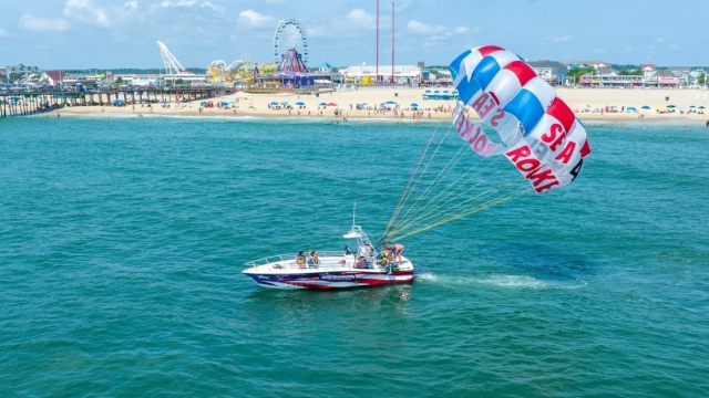 A parasail boat in ocean city.